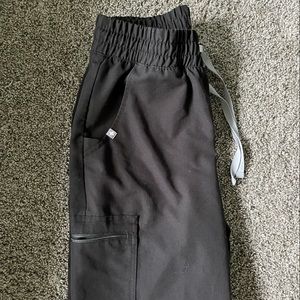 Small tall FIGS high waisted scrub joggers- black